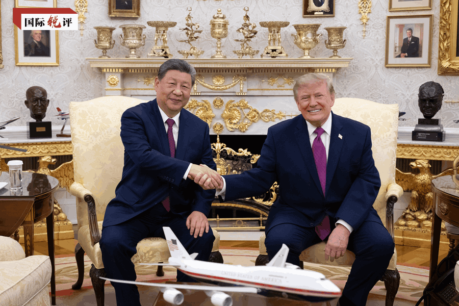 当地时间9月24日上午,国家主席习近平同美国总统特朗普在白宫椭圆形办公室小范围交流。